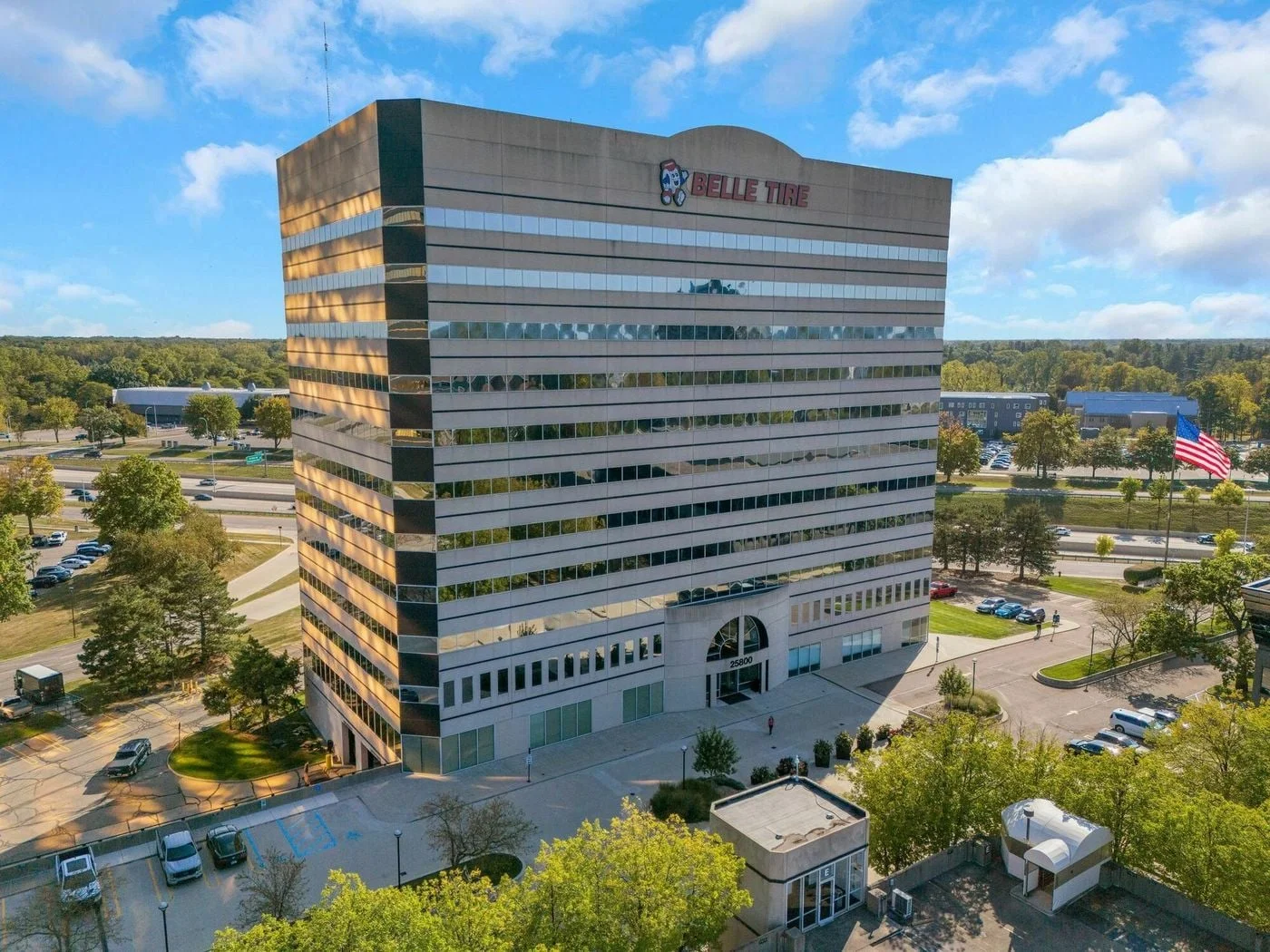 Photo 2 of 25800 Northwestern Hwy, Southfield, MI 48075