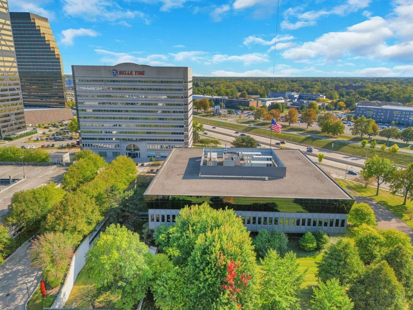 Photo 3 of 25800 Northwestern Hwy, Southfield, MI 48075