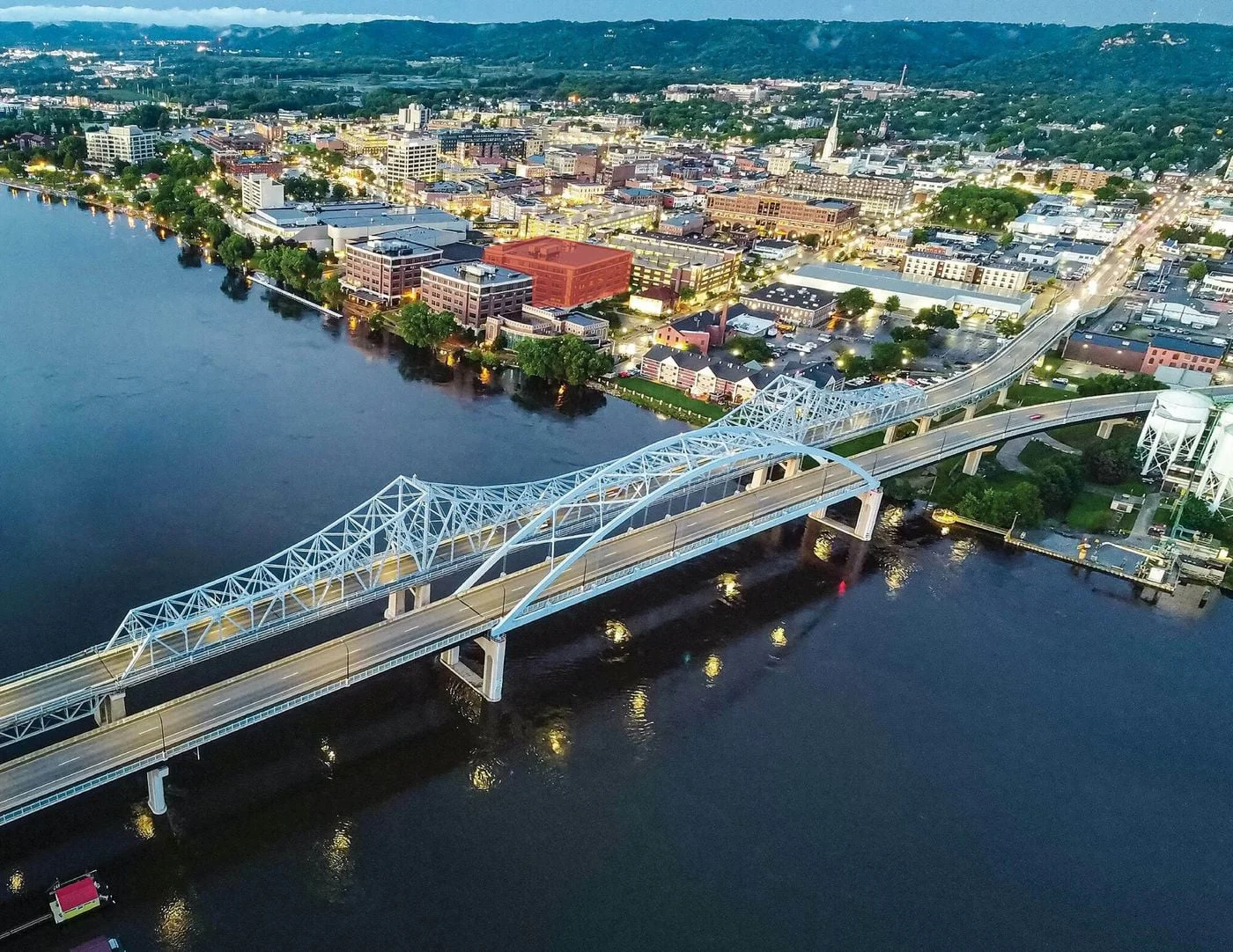 Photo 1 of 102 Jay St, La Crosse, WI 54601