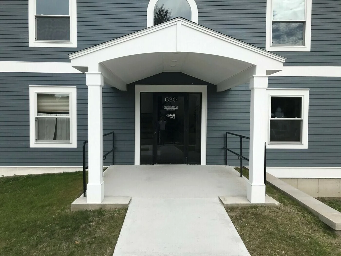 Photo 1 of 630 Turnpike St, North Andover, MA 01845