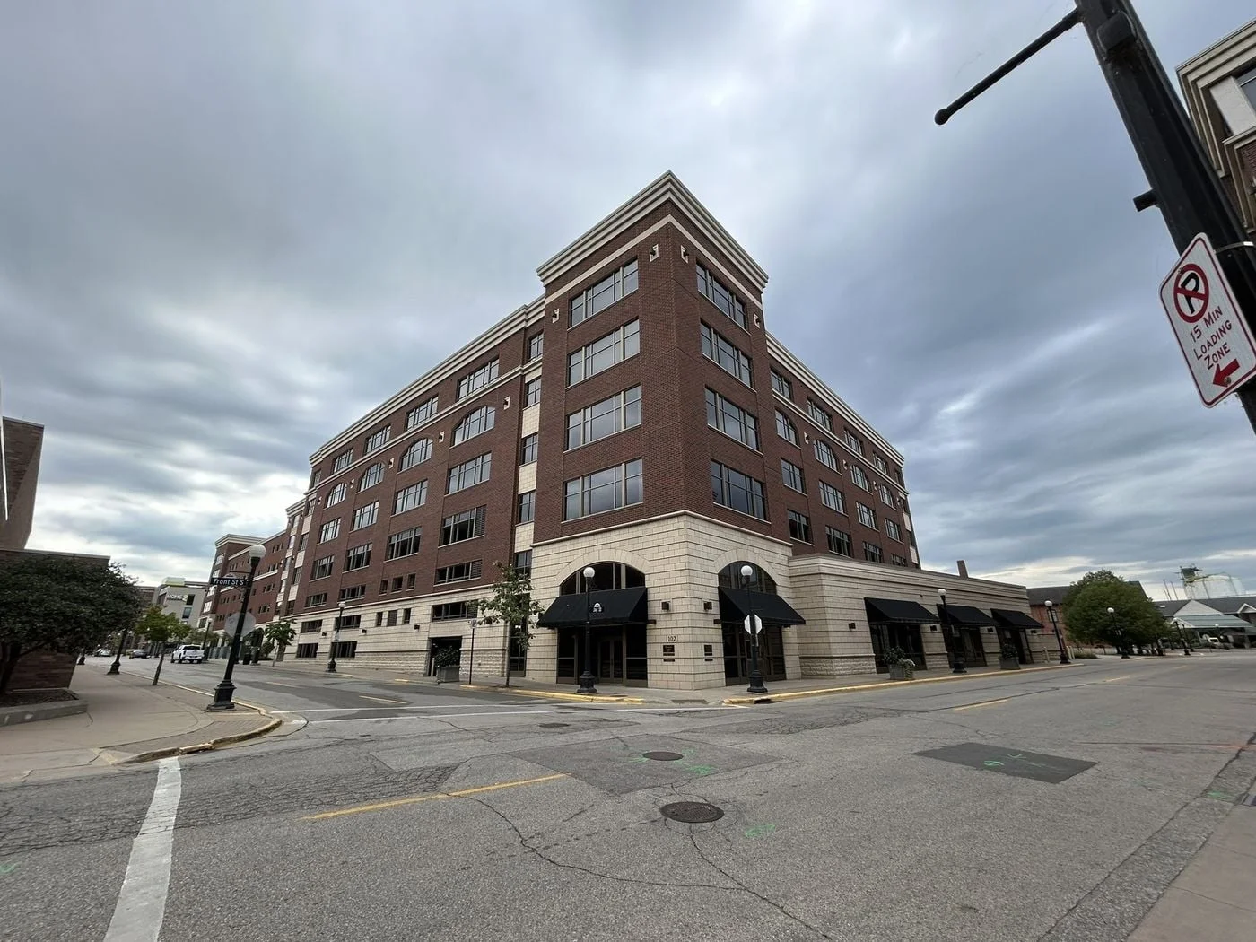 Photo 2 of 102 Jay St, La Crosse, WI 54601