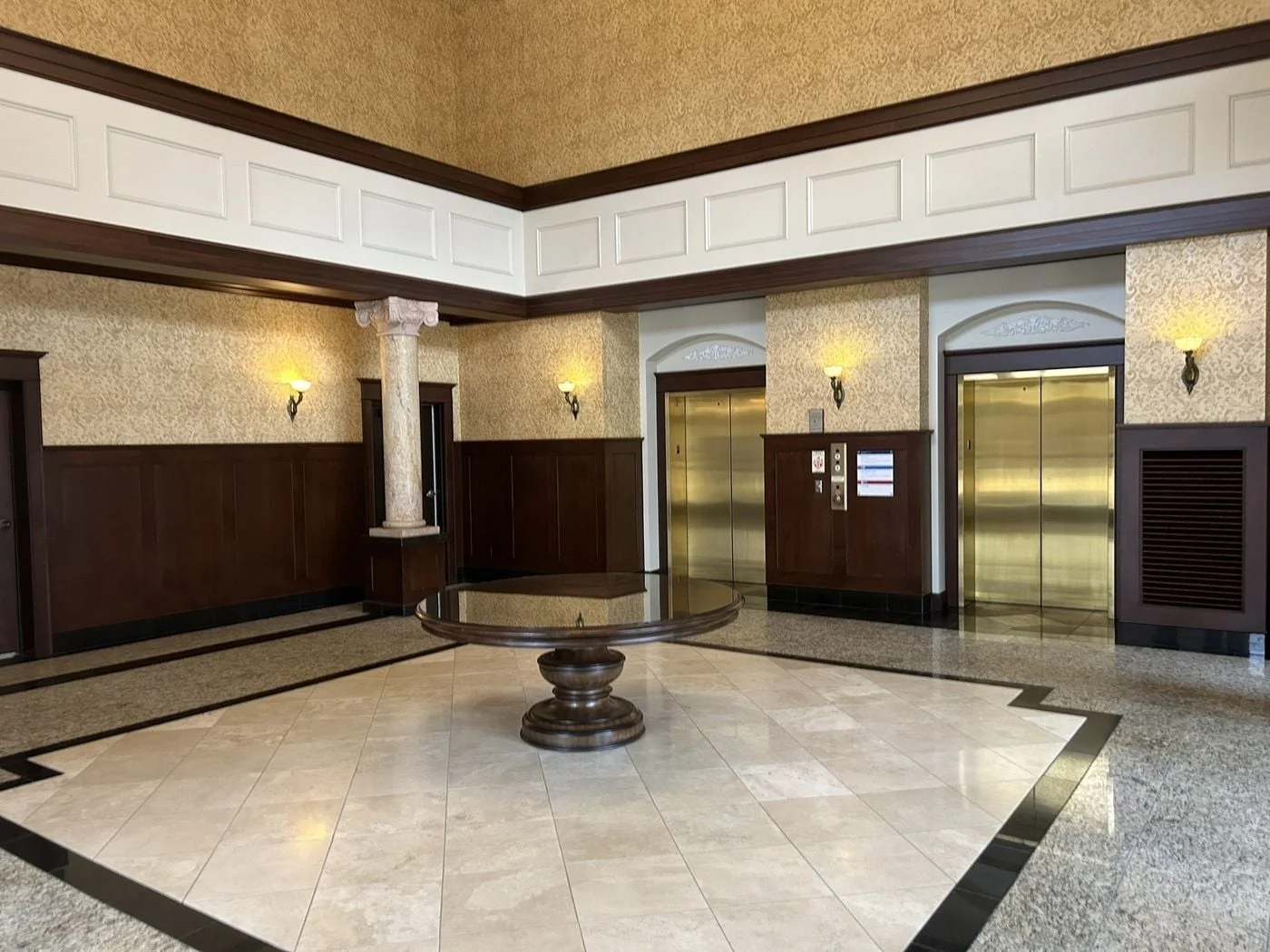 Photo 3 of 102 Jay St, La Crosse, WI 54601