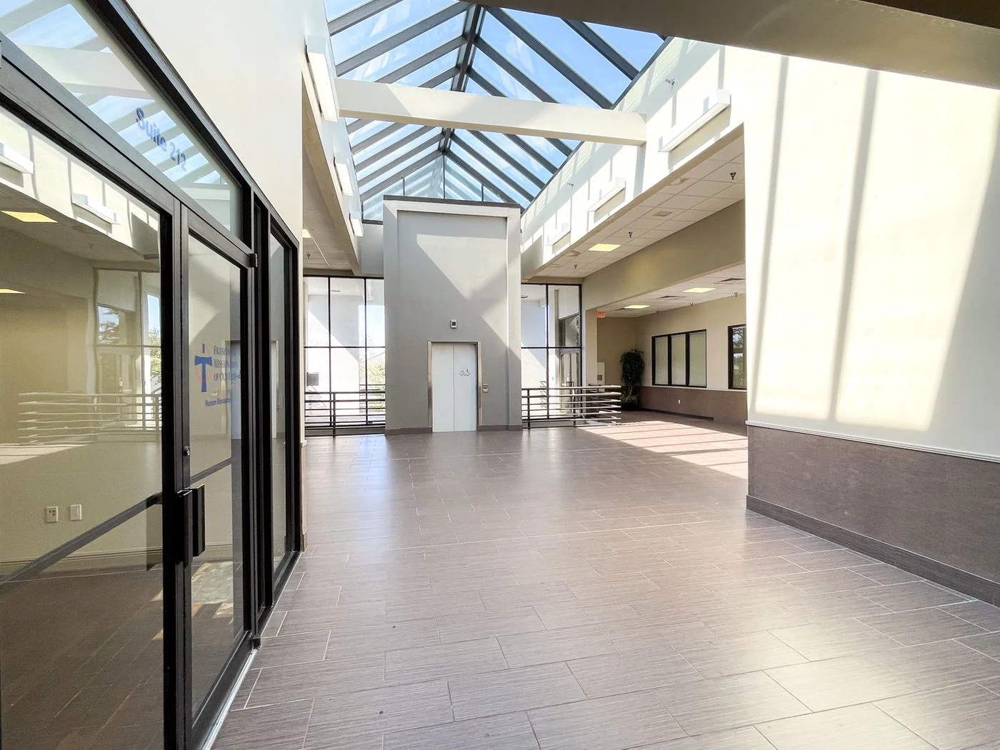 Photo 3 of 5745 Essen Ln, Baton Rouge, LA 70810