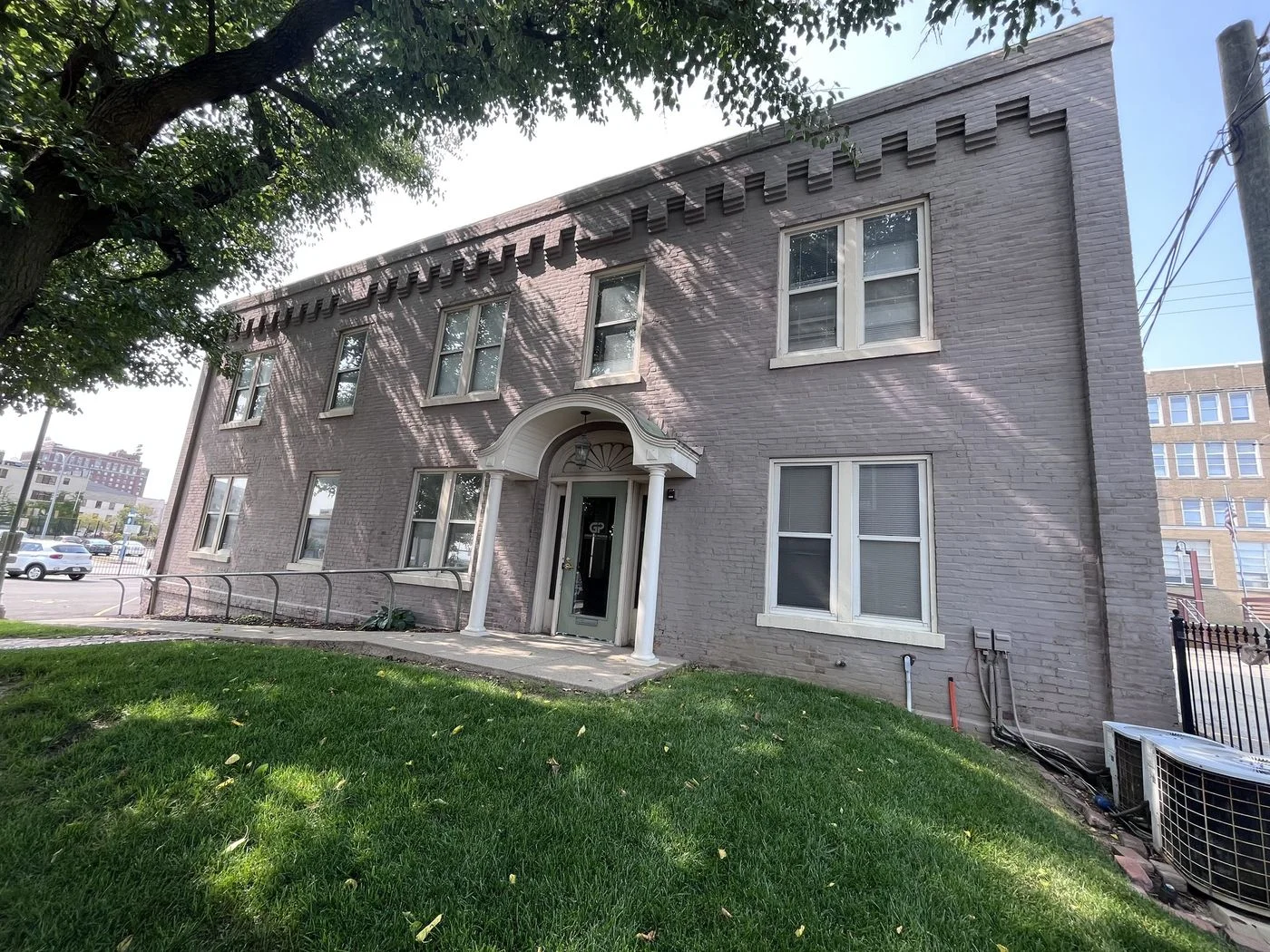 Photo 2 of 403 SW Jefferson, Peoria, IL 61603