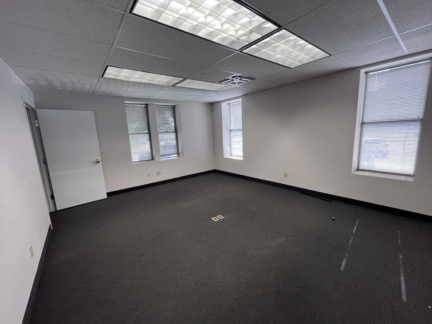 Photo 3 of 403 SW Jefferson, Peoria, IL 61603