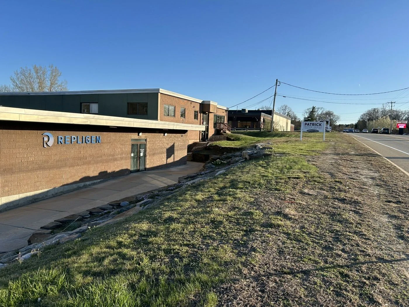 Photo 3 of 421 Washington St, Auburn, MA 01501