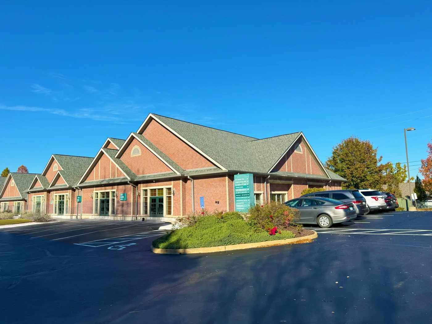 Photo 1 of 24 West Dr, Chesterfield, MO 63017