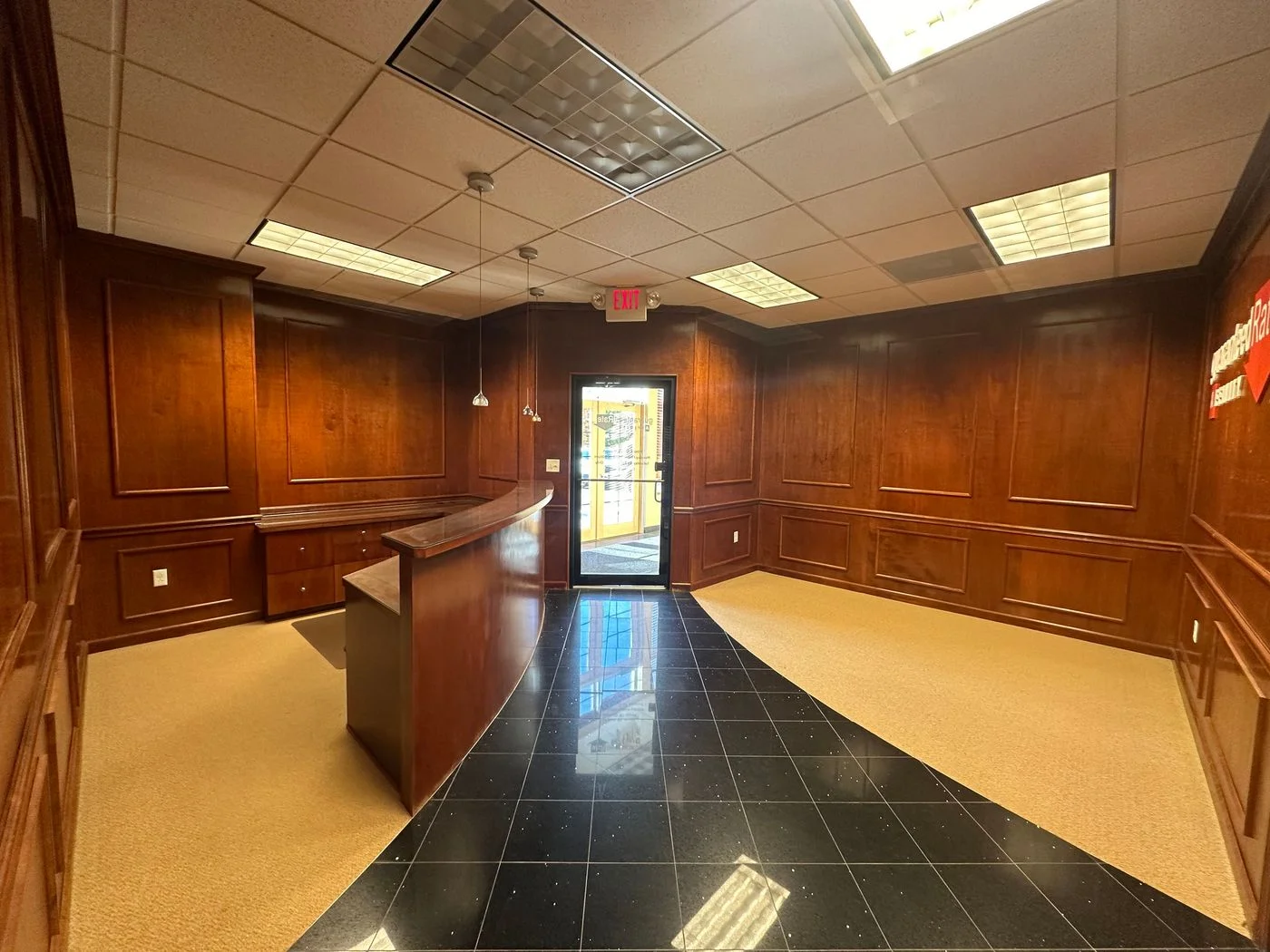 Photo 2 of 24 West Dr, Chesterfield, MO 63017