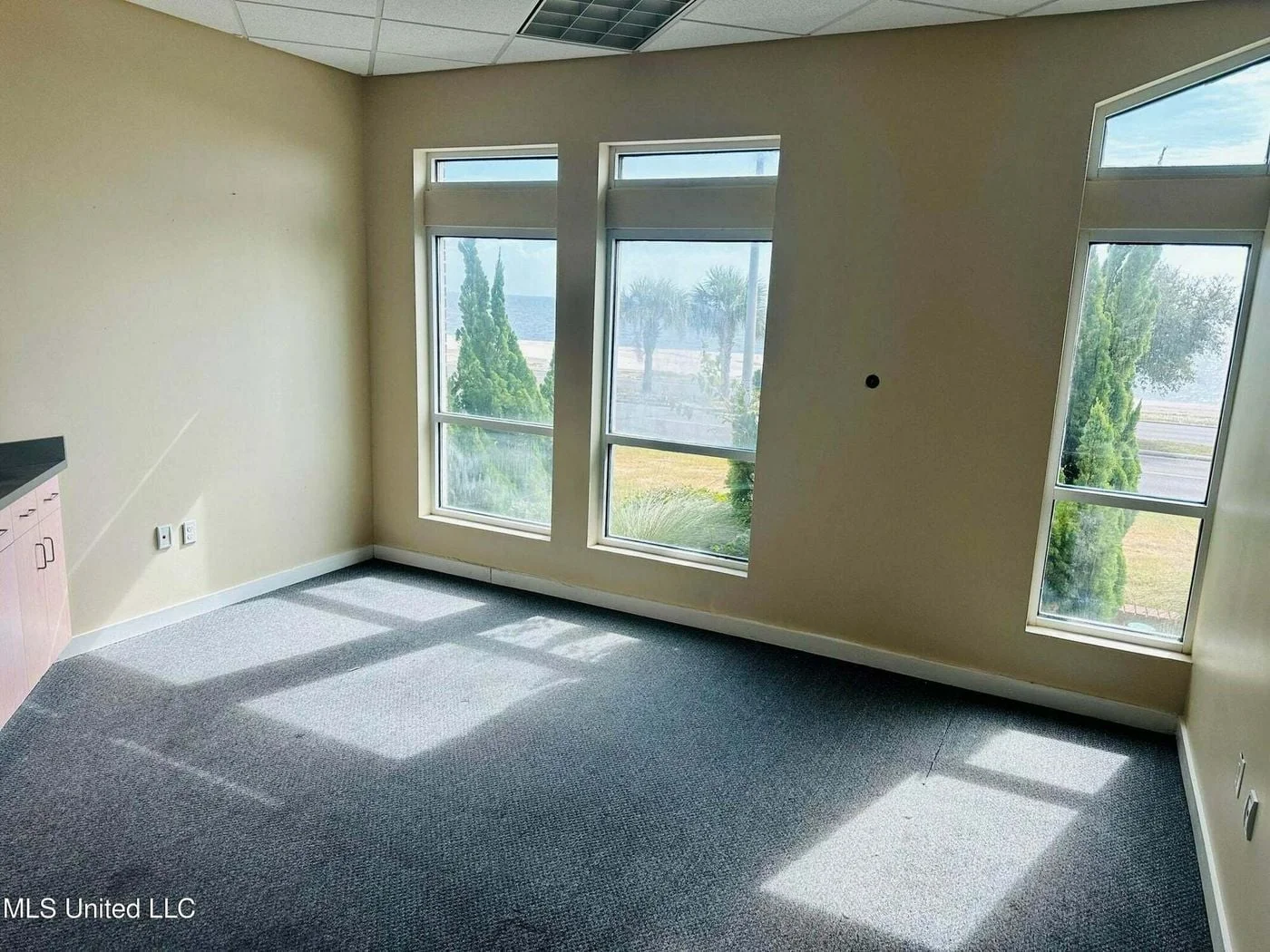 Photo 3 of 2548 Beach Blvd, Biloxi, MS 39531