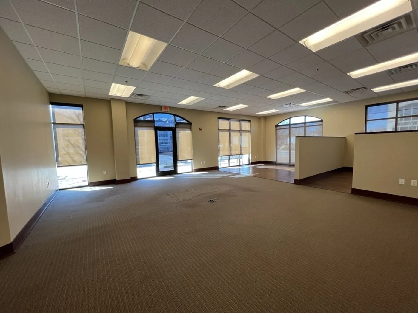 Photo 3 of 6300 N Revere Dr, Kansas City, MO 64151