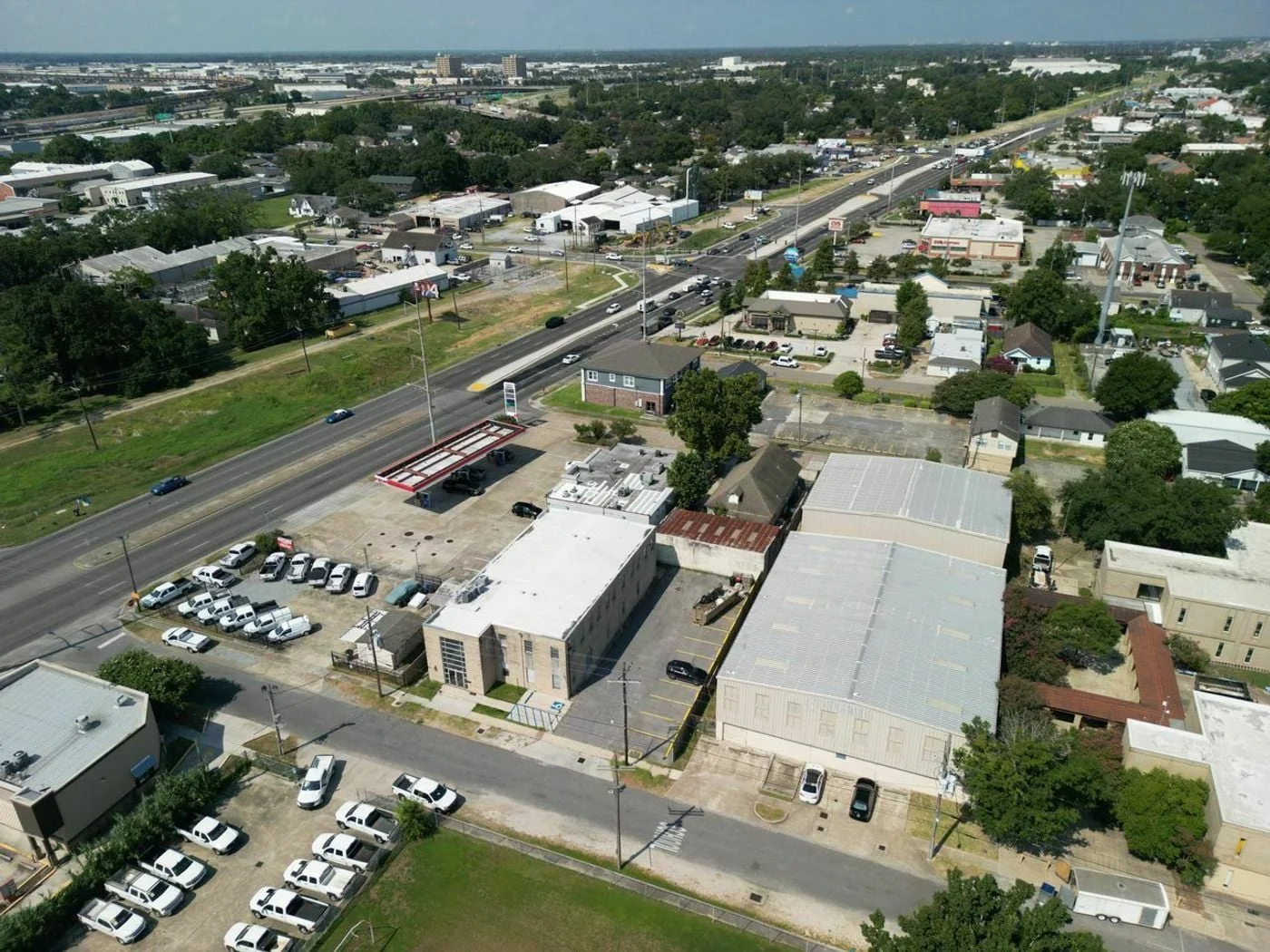 Photo 2 of 118 Giuffrias Ave, Metairie, LA 70001