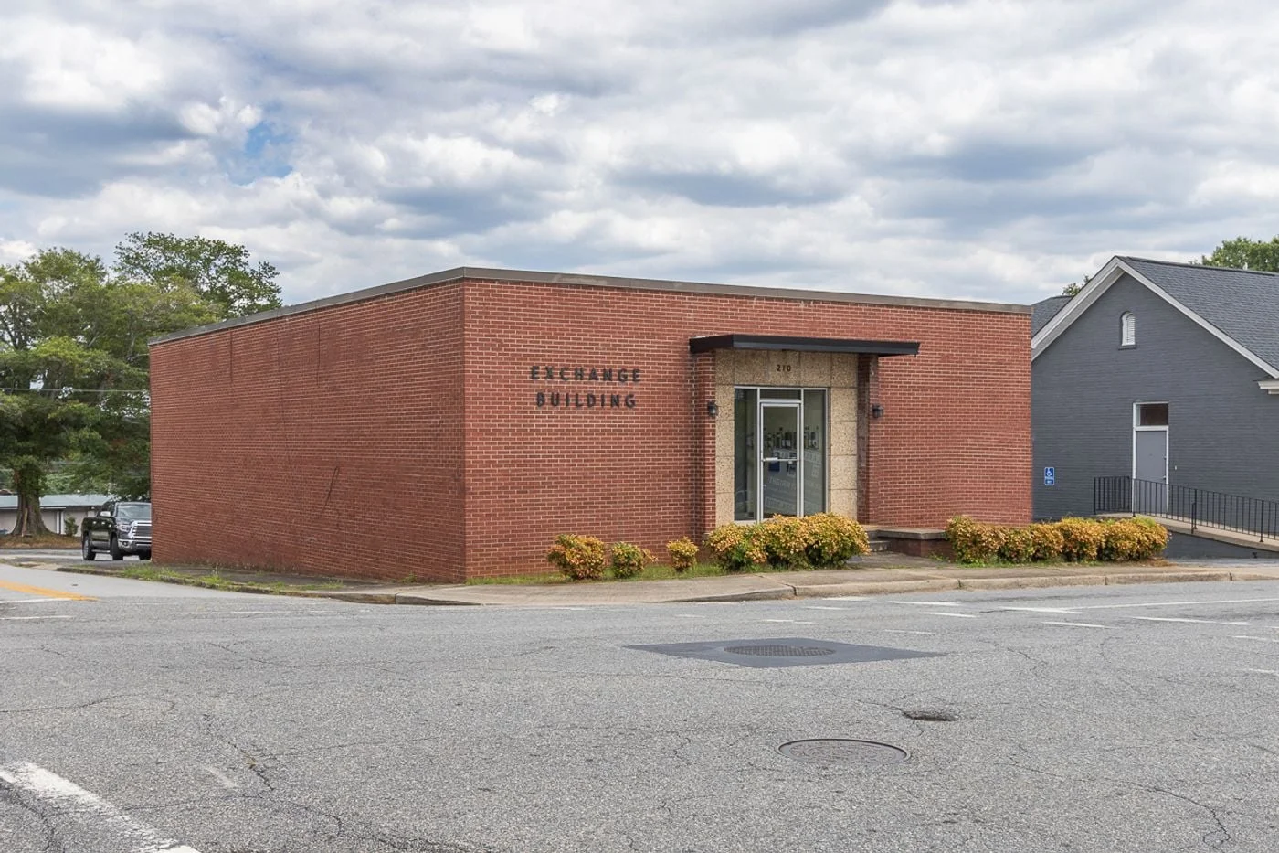 Photo 2 of 210 N McDuffie St, Anderson, SC 29621