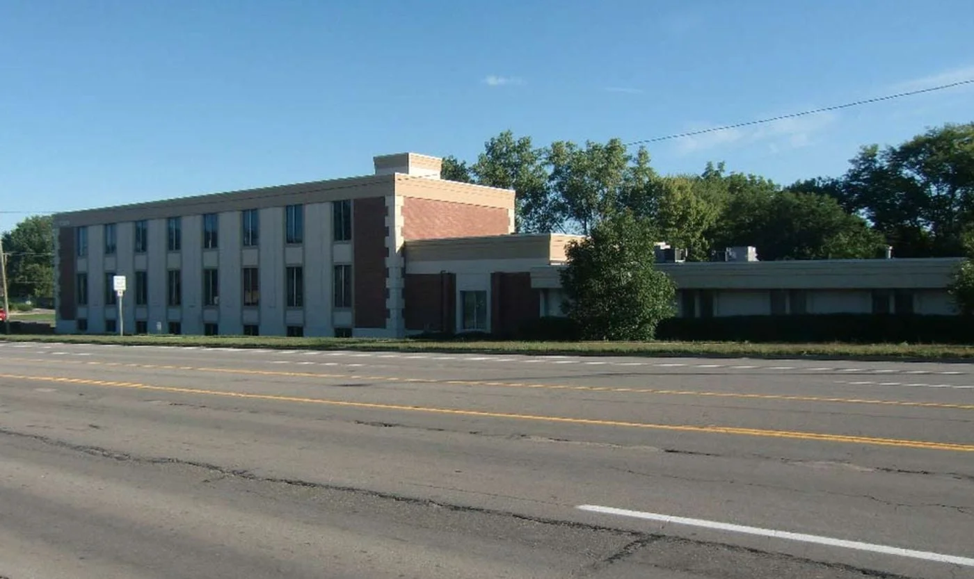 Photo 3 of 2300 Dixie Hwy, Waterford, MI 48328