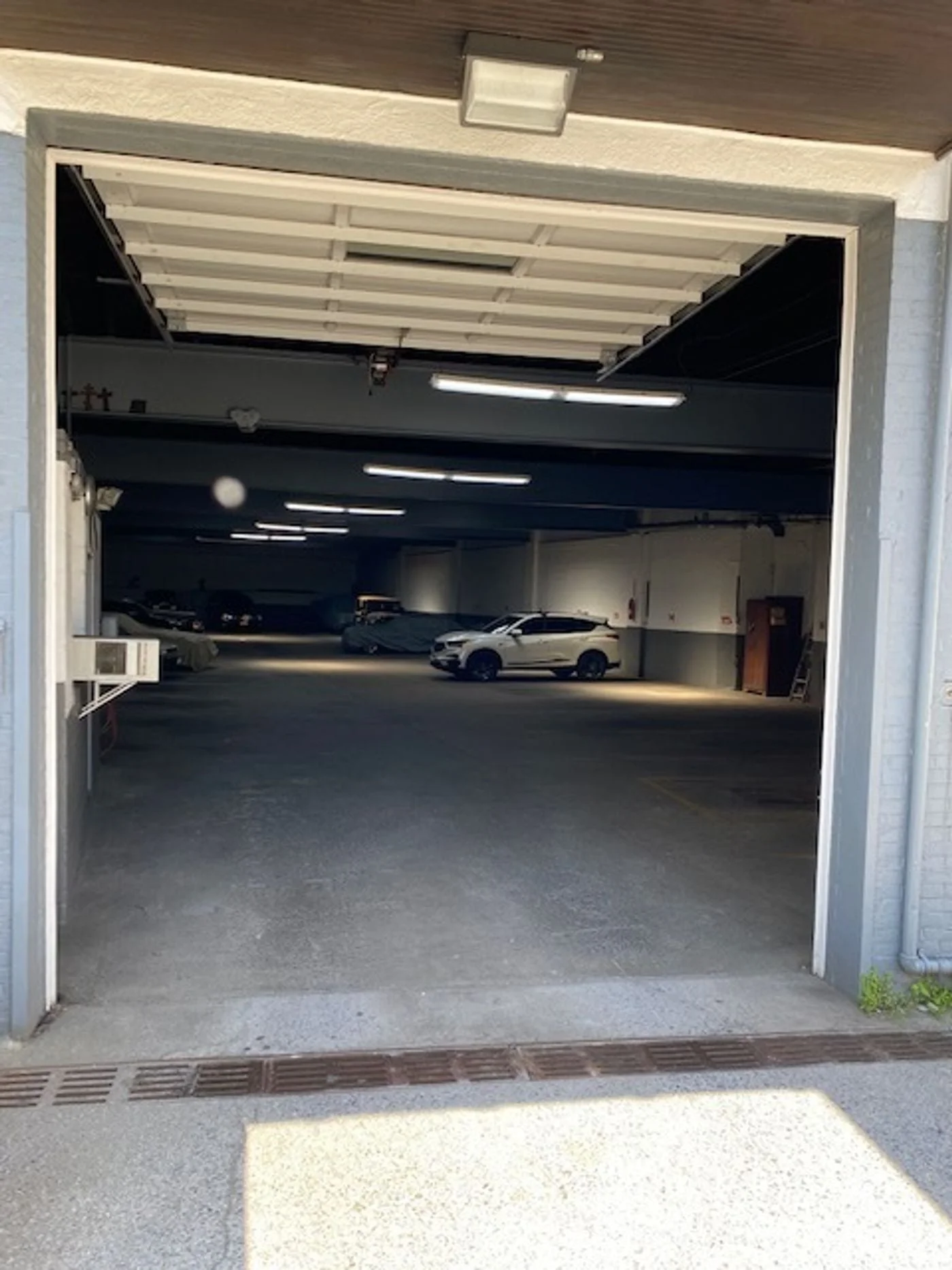 Photo 2 of 18 Park Hill Ave, Yonkers, NY 10701