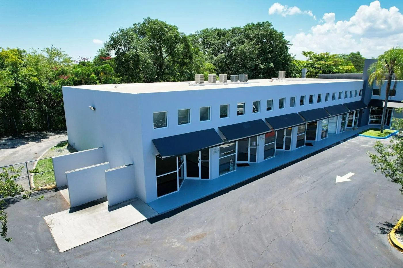 Photo 2 of 1249 Stirling Rd, Dania Beach, FL 33004