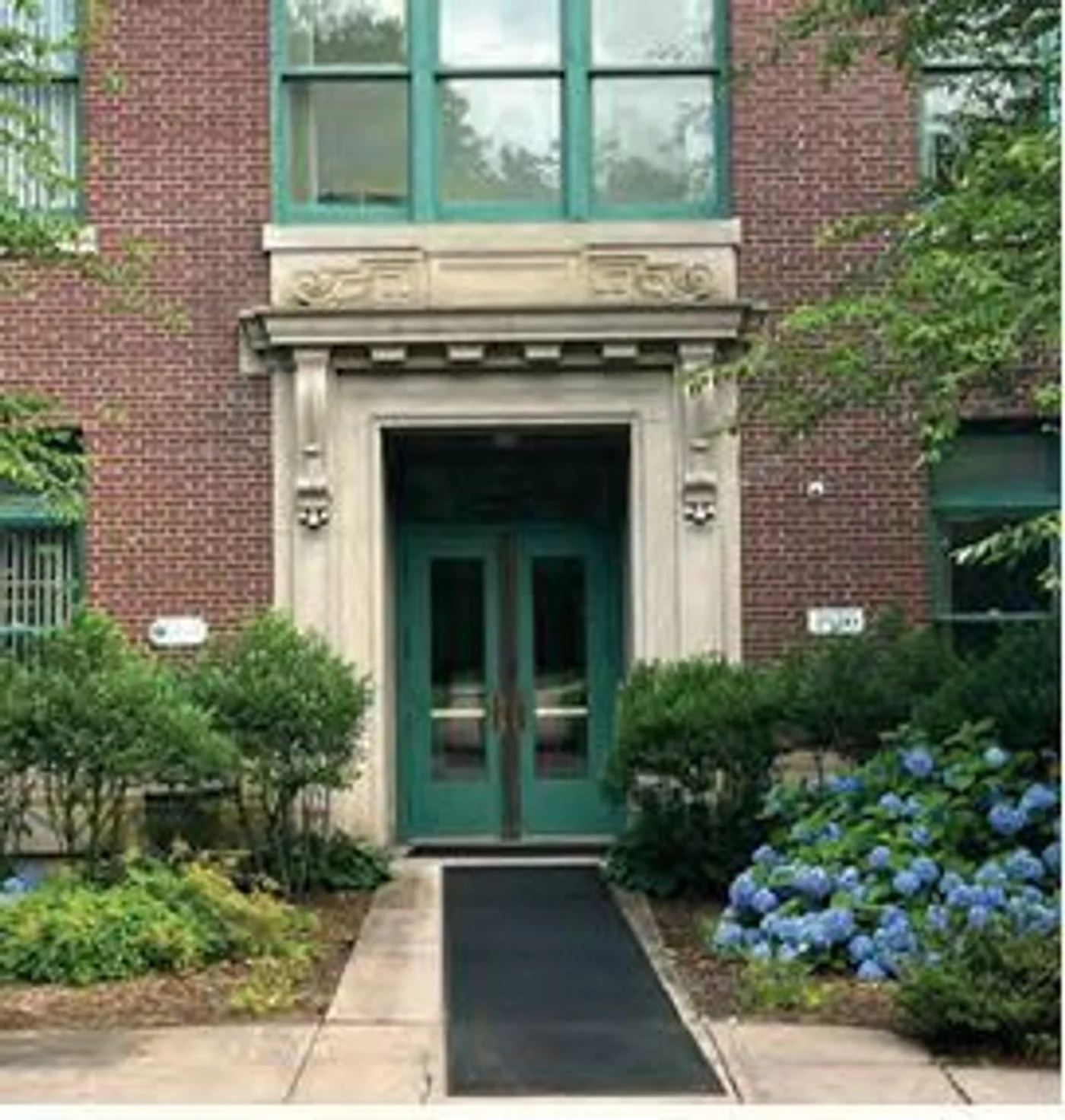 Photo 3 of 146 Hartford Rd, Manchester, CT 06040