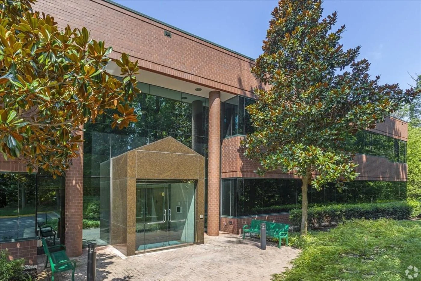 Photo 1 of 5270 Shawnee Rd, Alexandria, VA 22312