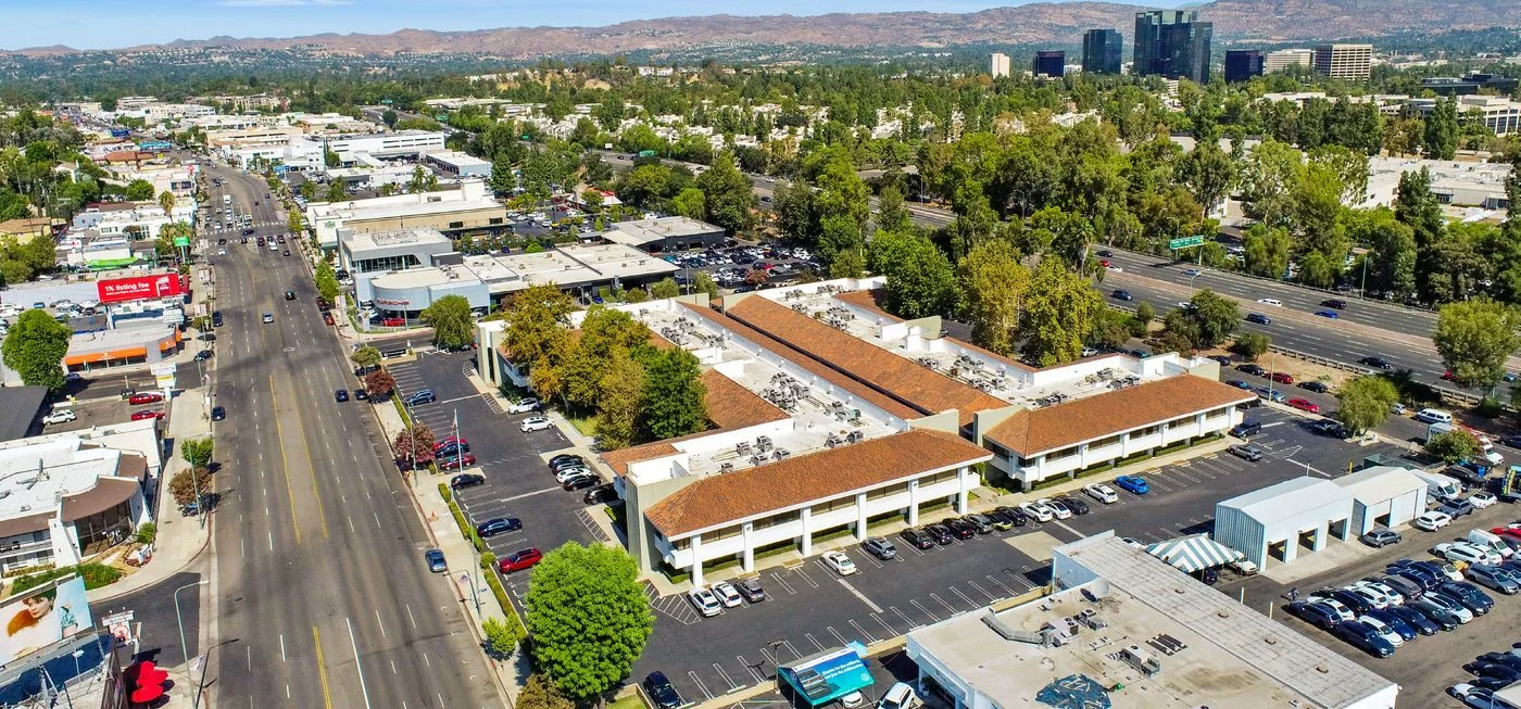 Photo 3 of 21241-21243 Ventura Blvd, Woodland Hills, CA 91364