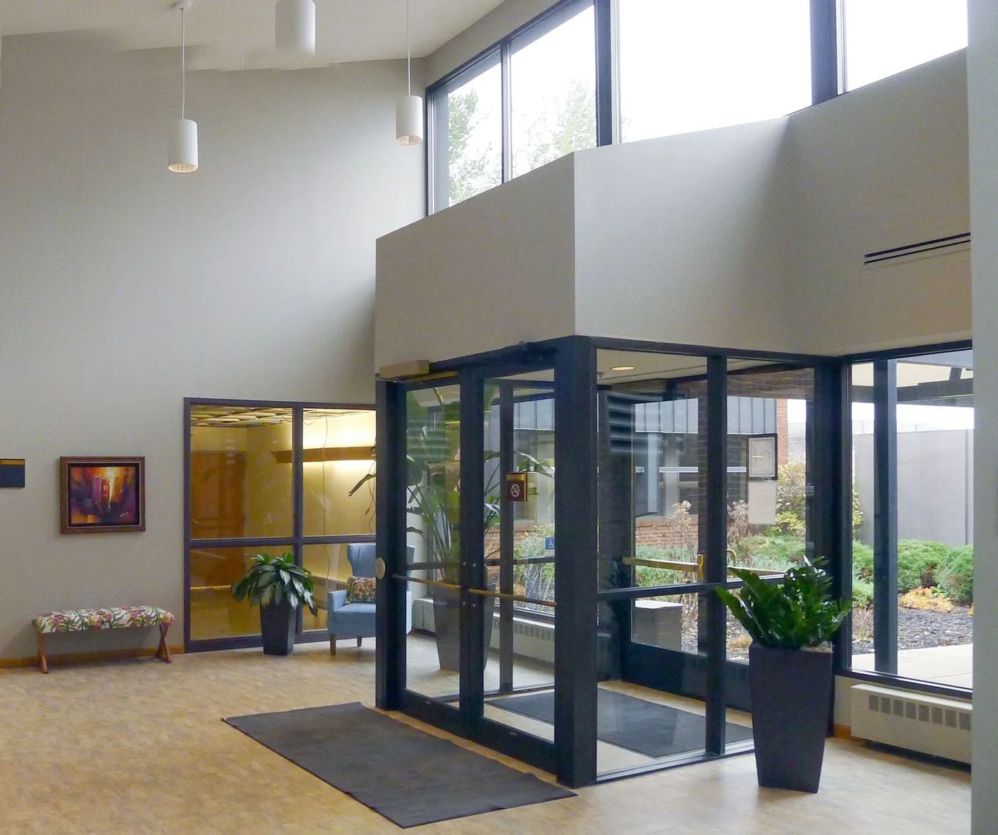 Photo 2 of 1701 Curve Crest Blvd W, Stillwater, MN 55082