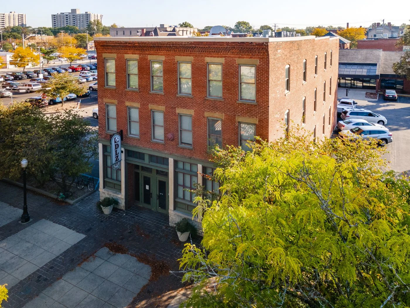 Photo 2 of 825 Barr St, Fort Wayne, IN 46802