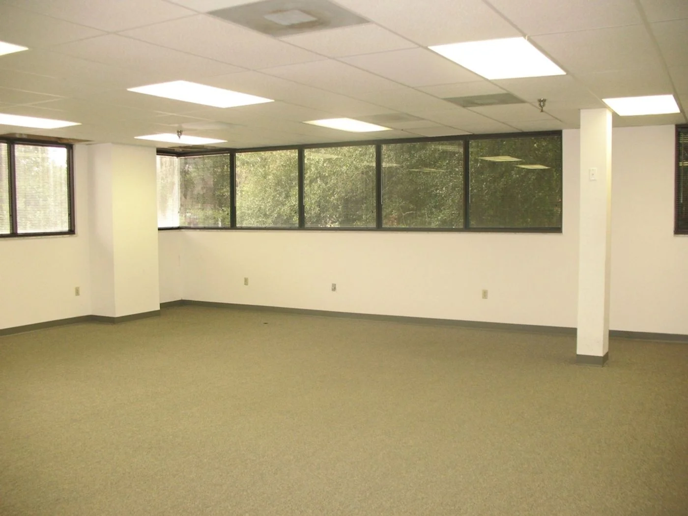 Photo-3 of 1221 W Colonial Dr, Orlando, FL 32804