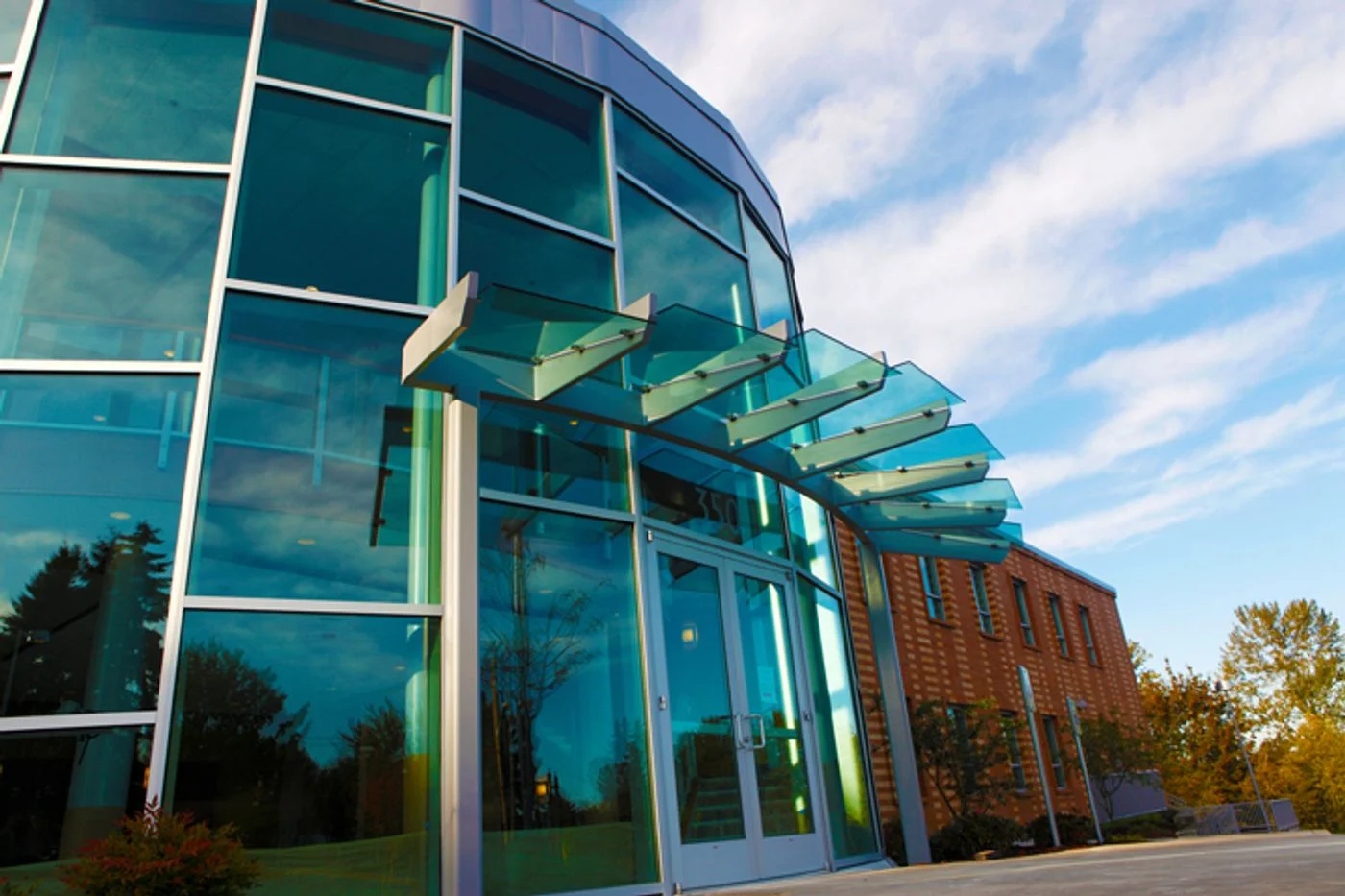 Photo 1 of 350 S 38th Ct, Renton, WA 98055