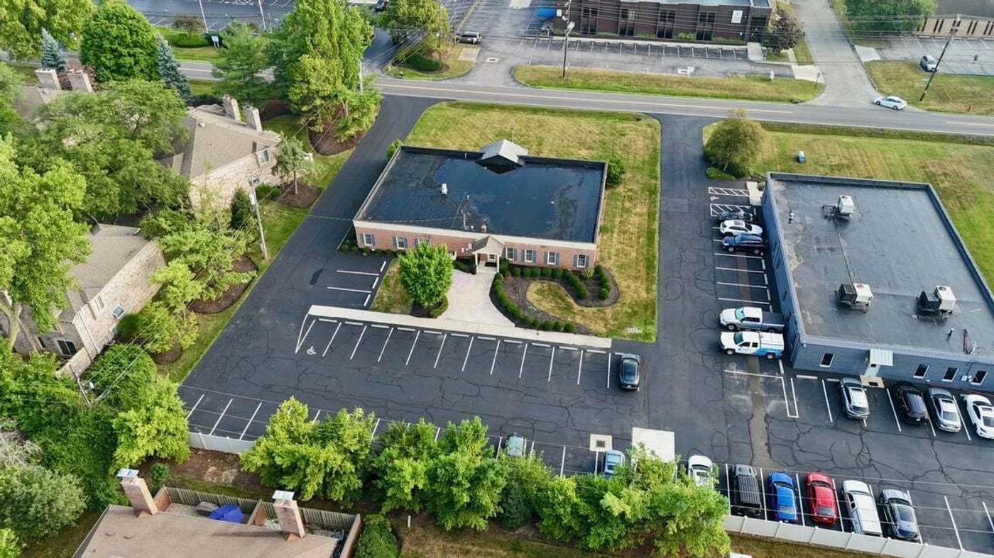 Photo 2 of 1535 Old Henderson Rd, A, Columbus, OH 43220