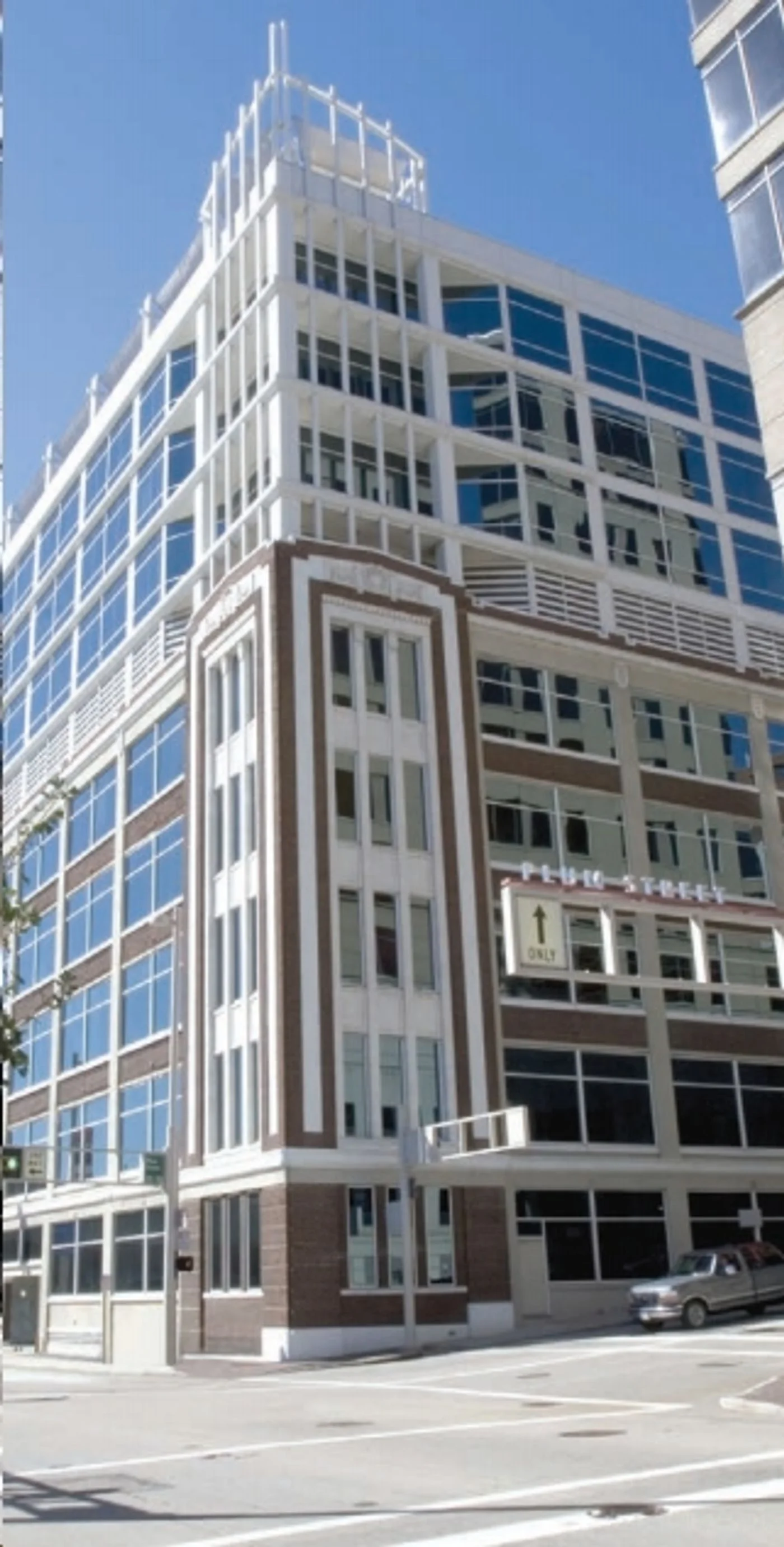 Photo 1 of 302 W 3rd St, Cincinnati, OH 45202