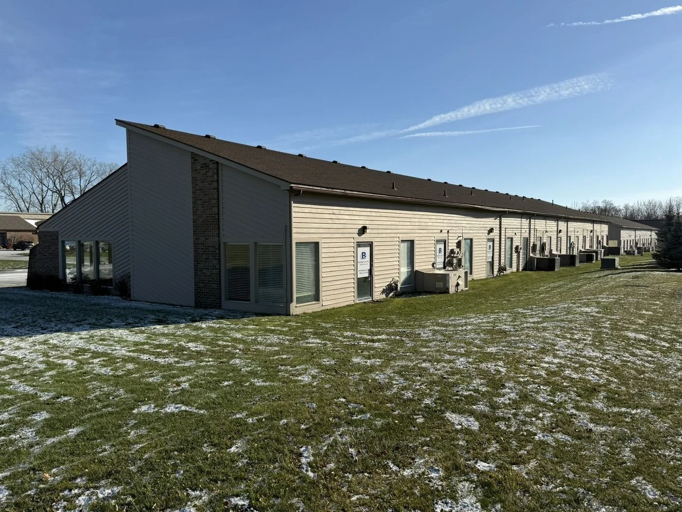 Photo 3 of 31 Erie Canal Dr, Greece, NY 14626