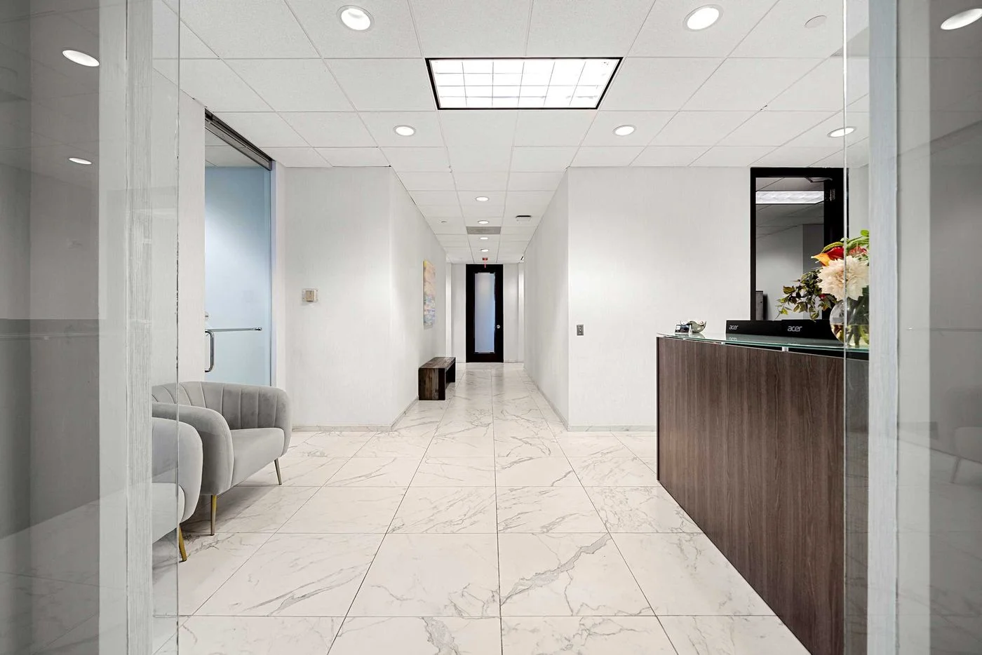 Photo 2 of 1050 Crown Pointe Pkwy, Atlanta, GA 30338