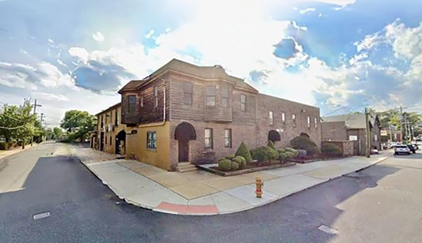 Photo 2 of 2510 W 6th St, Wilmington, DE 19805