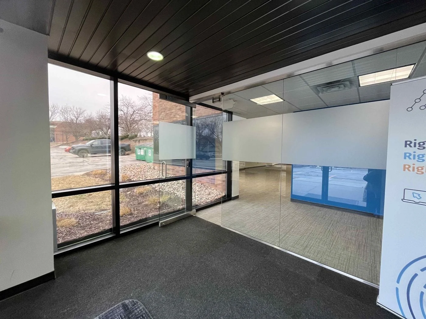 Photo 3 of 1010 N 96th St, Omaha, NE 68114