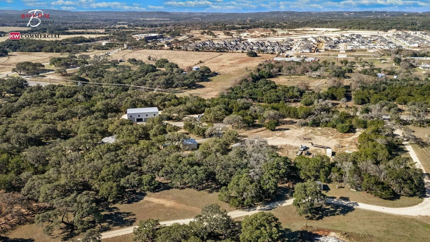 Photo 3 of 39 Scenic Loop Rd, Boerne, TX 78006