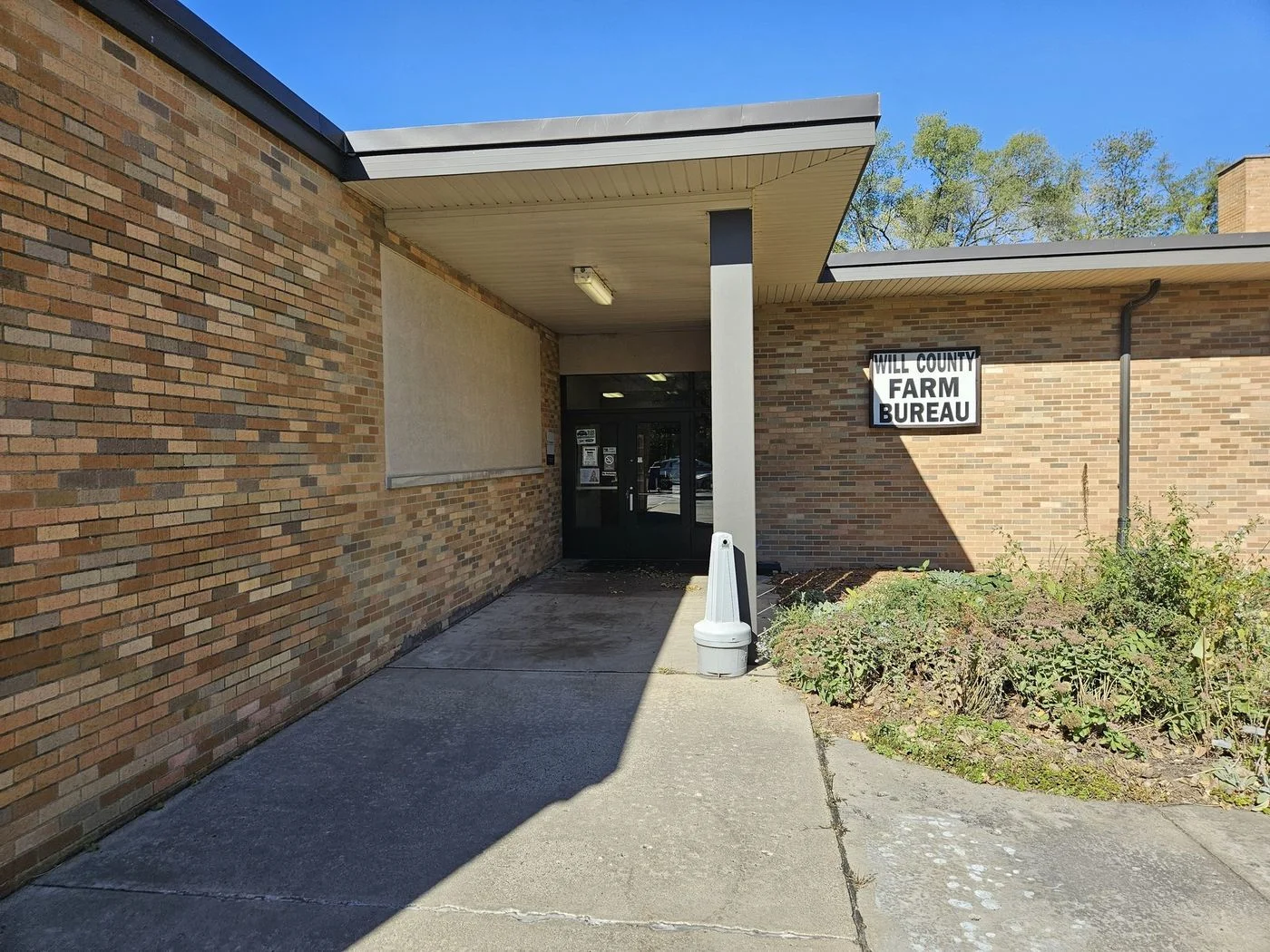 Photo 2 of 100 Manhattan Rd, Joliet, IL 60433