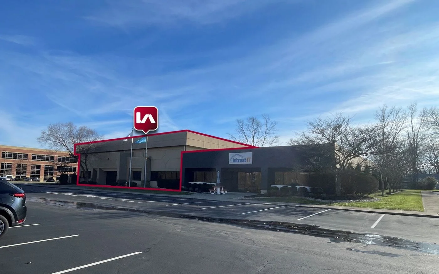 Photo 1 of 9852 Redhill Dr, Blue Ash, OH 45242