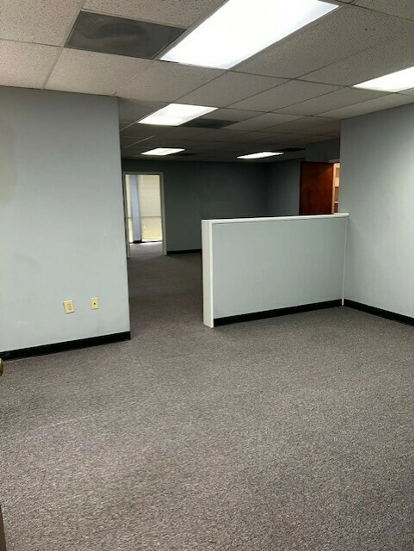 Photo 2 of 1880 Lakeland Dr, Jackson, MS 39216