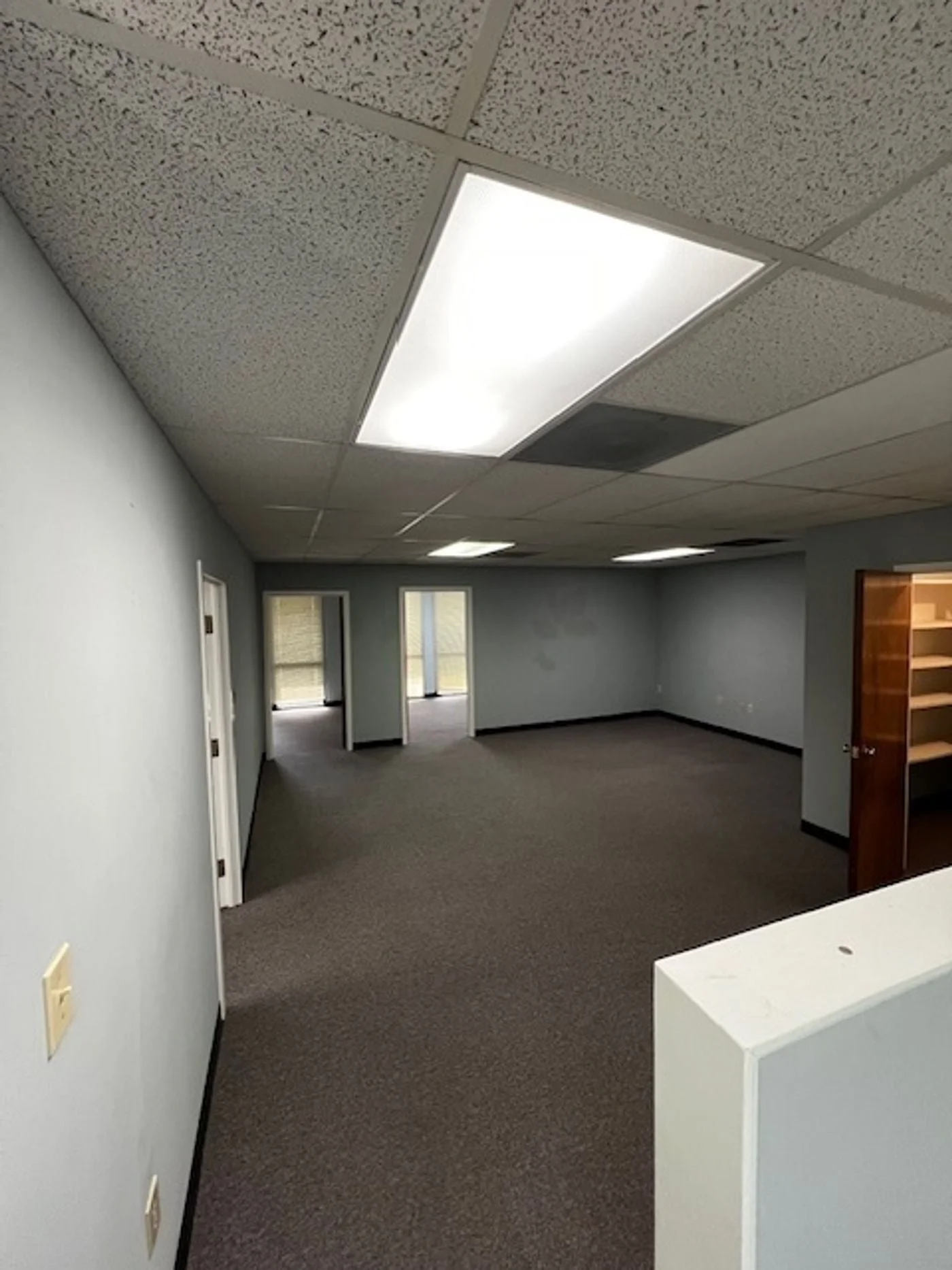 Photo 3 of 1880 Lakeland Dr, Jackson, MS 39216