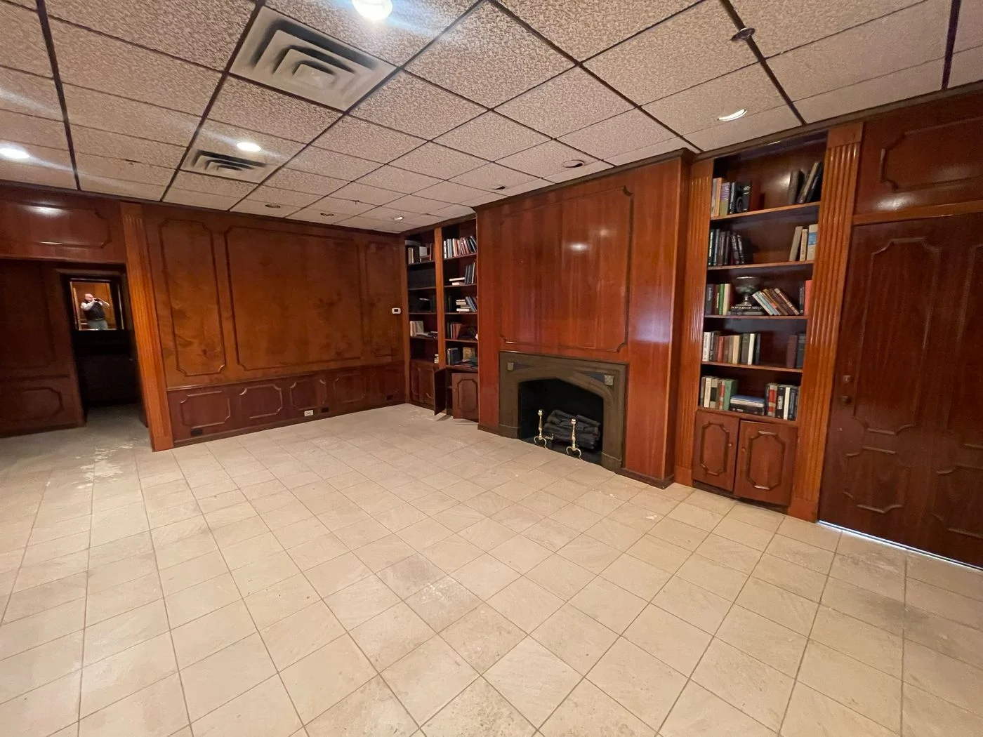 Photo-2 of 534 N Main St, Fort Worth, TX 76164