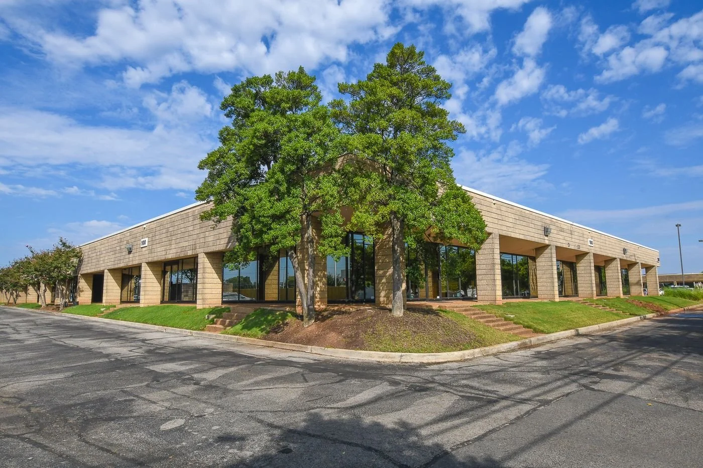 Photo-2 of 2705 Artie St SW, Huntsville, AL 35805