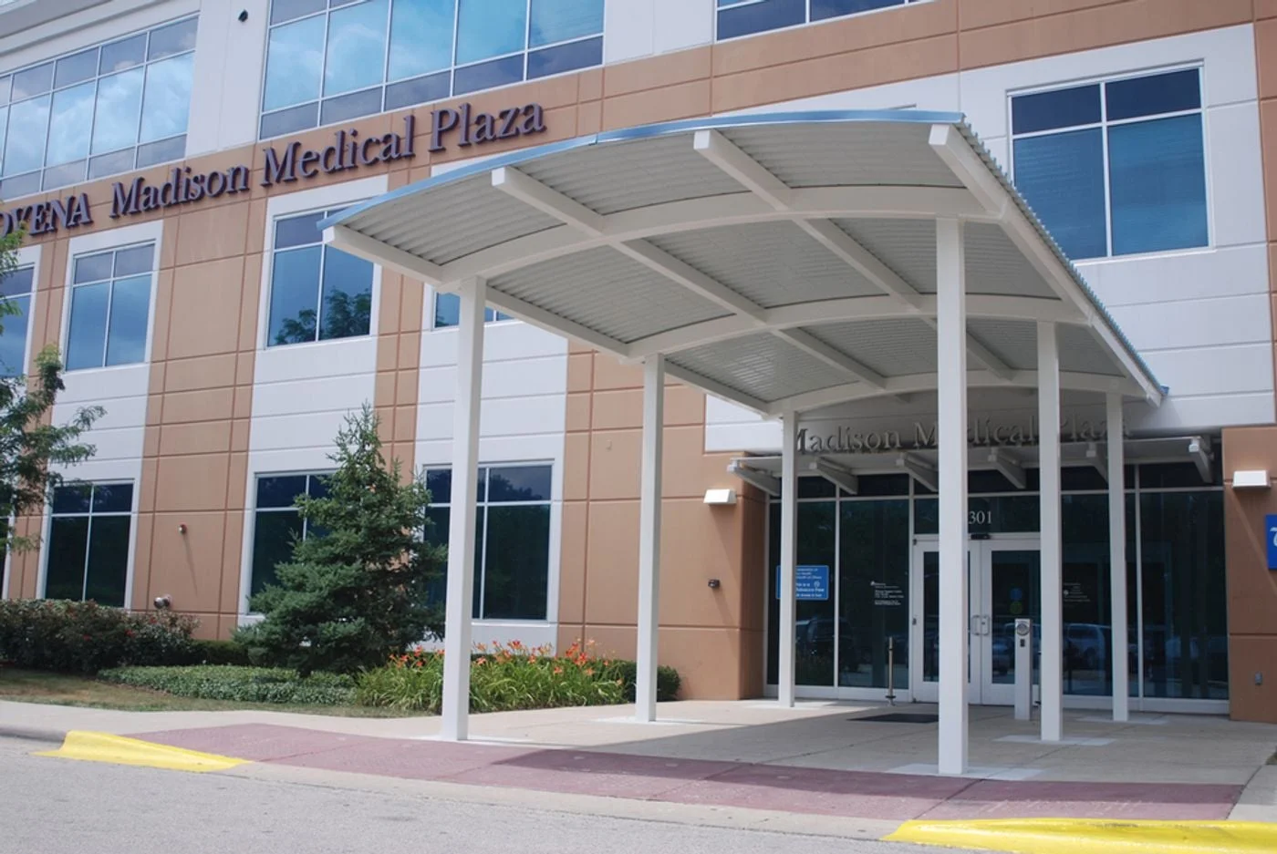 Photo 2 of 301 Madison St, Joliet, IL 60435