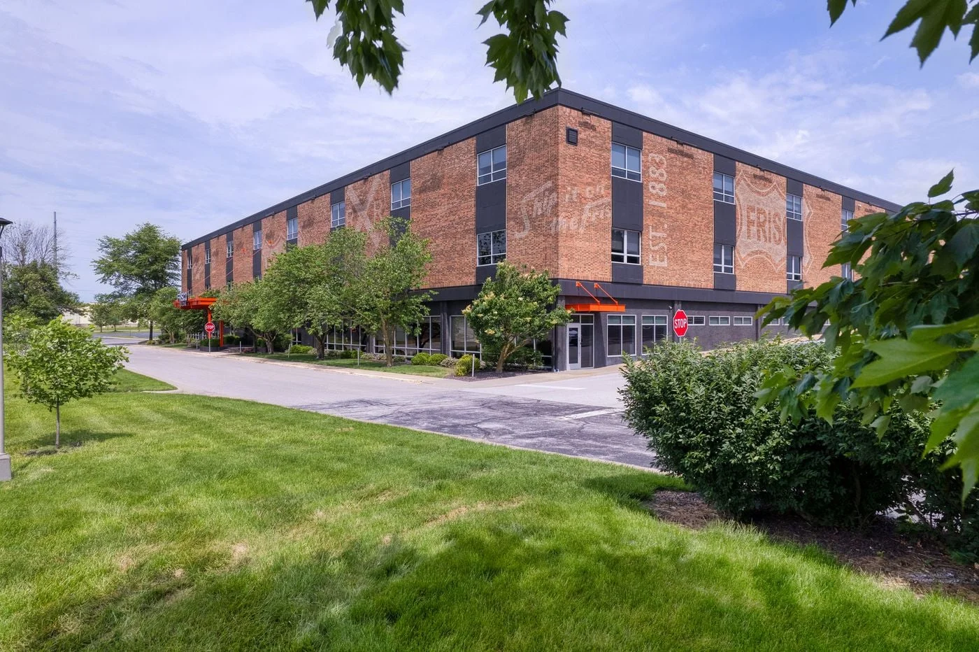 Photo 3 of 3253 E Chestnut Expy, Springfield, MO 65802