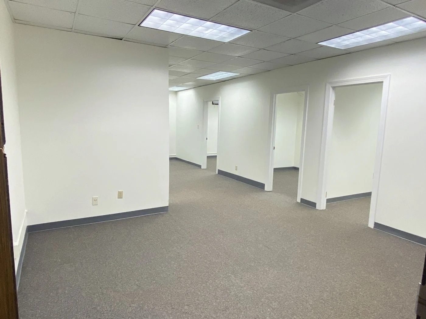 Photo 3 of 5109 Hollyridge Dr, Raleigh, NC 27612