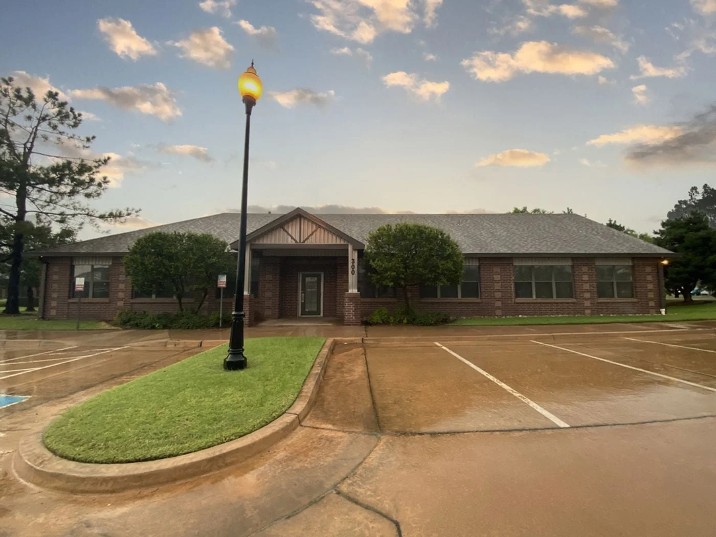 Photo 2 of 416 W 15th St, Edmond, OK 73013