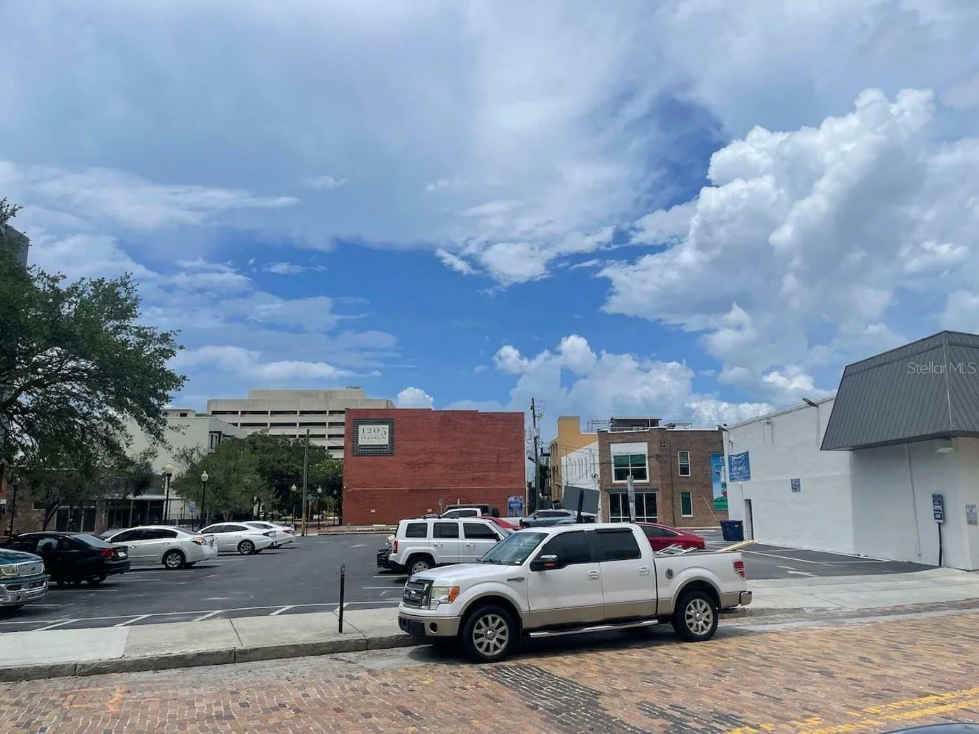 Photo 3 of 312 E Harrison St, Tampa, FL 33602