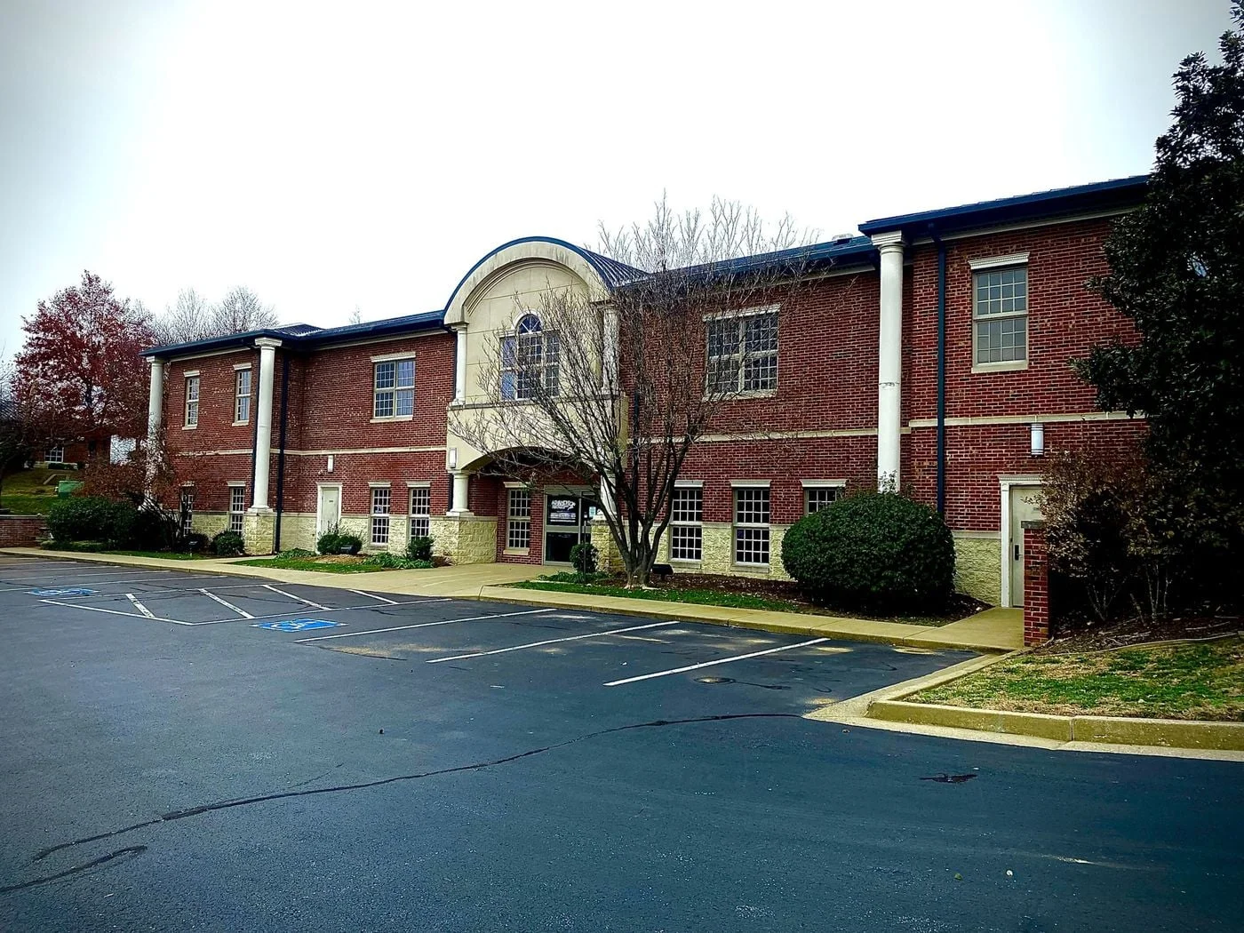 Photo 3 of 2831 New Hartford Rd, Owensboro, KY 42303