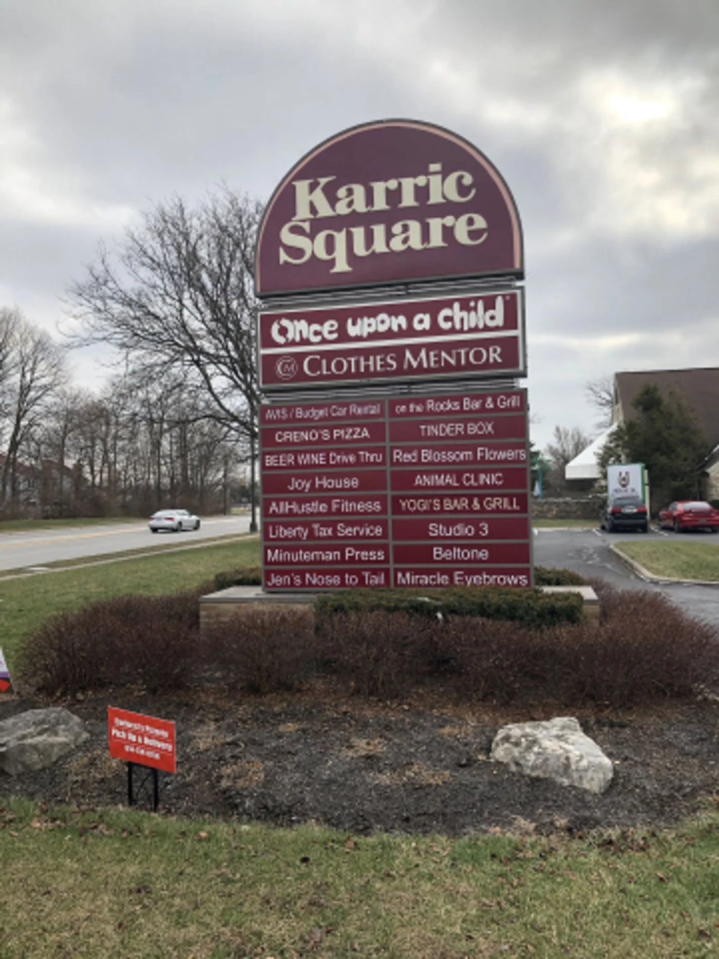 Photo 2 of 5891 Karric Square Dr, Dublin, OH 43016