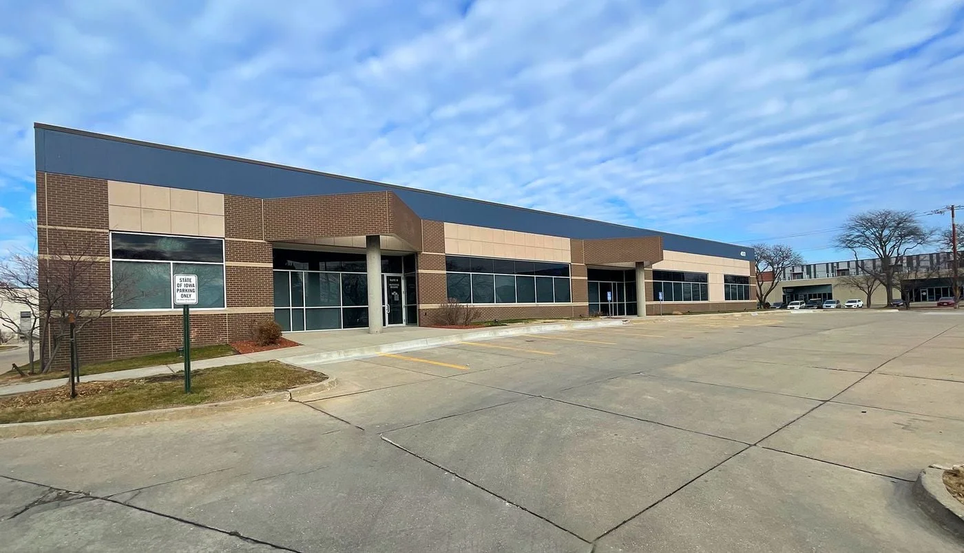 Photo 2 of 400 SW 8th St, Des Moines, IA 50309