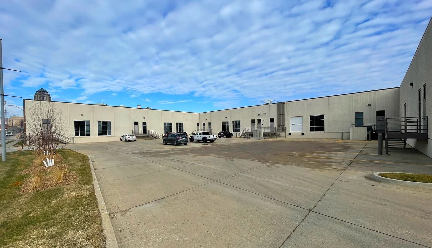 Photo 3 of 400 SW 8th St, Des Moines, IA 50309