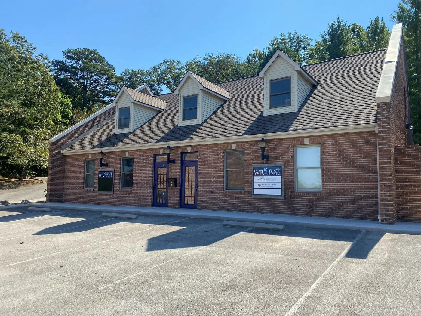 Photo 1 of 118 Parliament Dr, Maryville, TN 37804