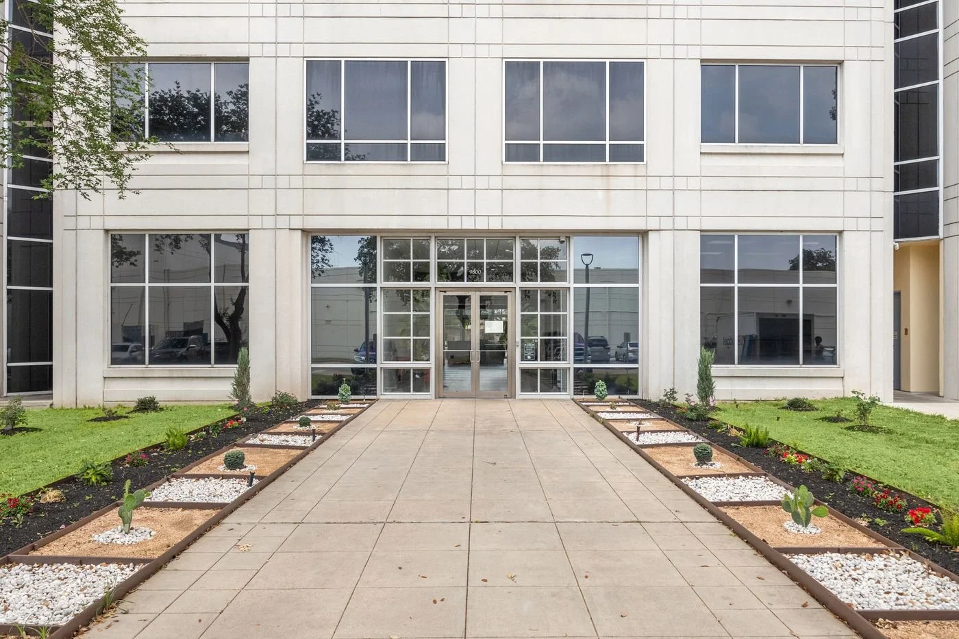 Photo-3 of 9800 Centre Pkwy, Houston, TX 77036